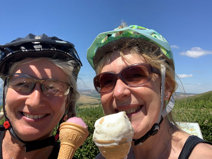 Nikki and Lorraine's Isle of Wight adventure (featuring Mark2 Electric Bikes!)